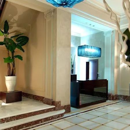 Hotel Center 4*