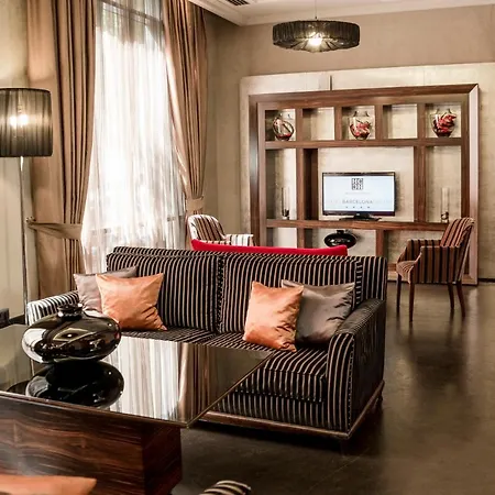 Hotel Center
