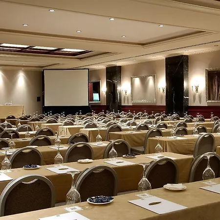 Center Hotel 4*