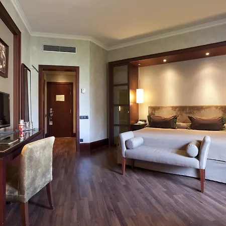 Center Hotel 4*