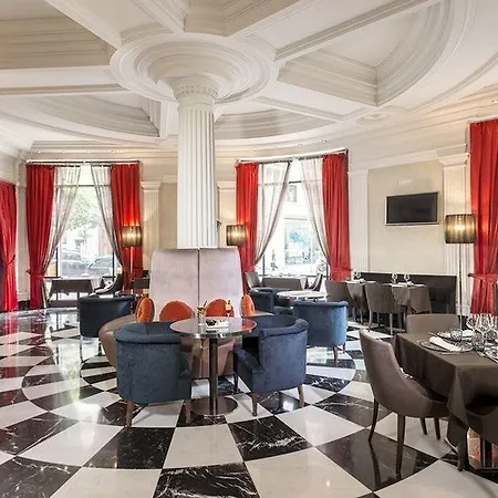 Hotel Center 4*