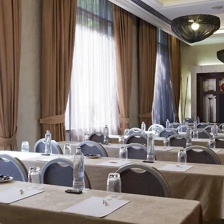 Hotel Center 4*